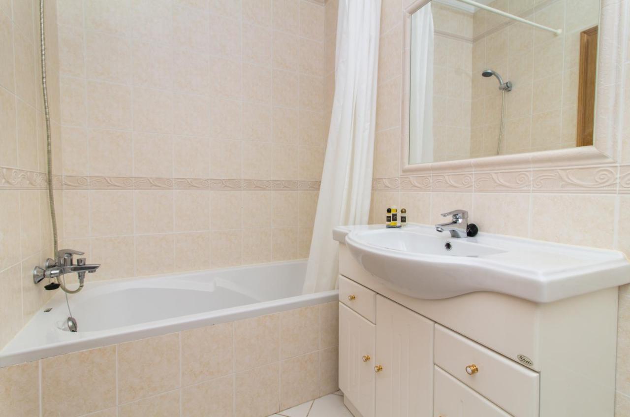 Oura Sunrise III Apartment - Sea View & Oura Beach & Top Location アルブフェイラ エクステリア 写真