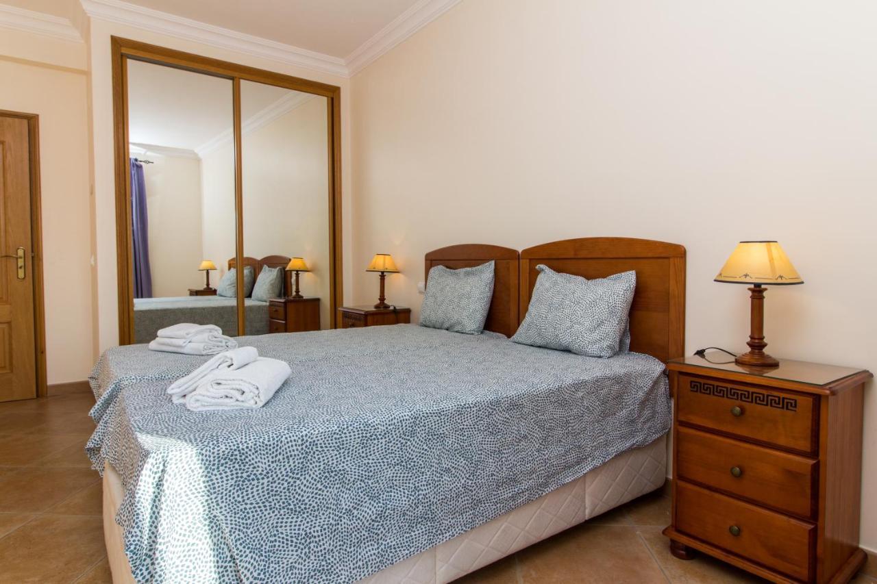 Oura Sunrise III Apartment - Sea View & Oura Beach & Top Location アルブフェイラ エクステリア 写真